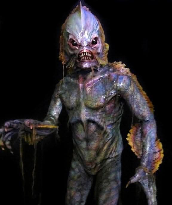 house of creepy monsters "The Creature" Professional Halloween Prop