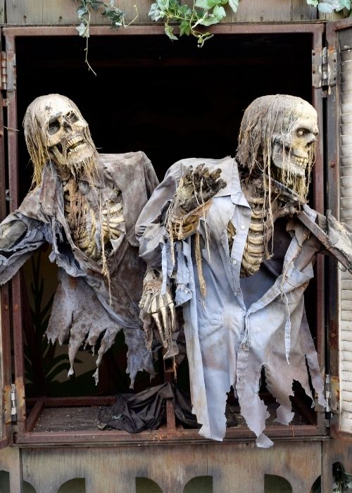 5 Unique Halloween Props That’ll Terrify Your Neighbors