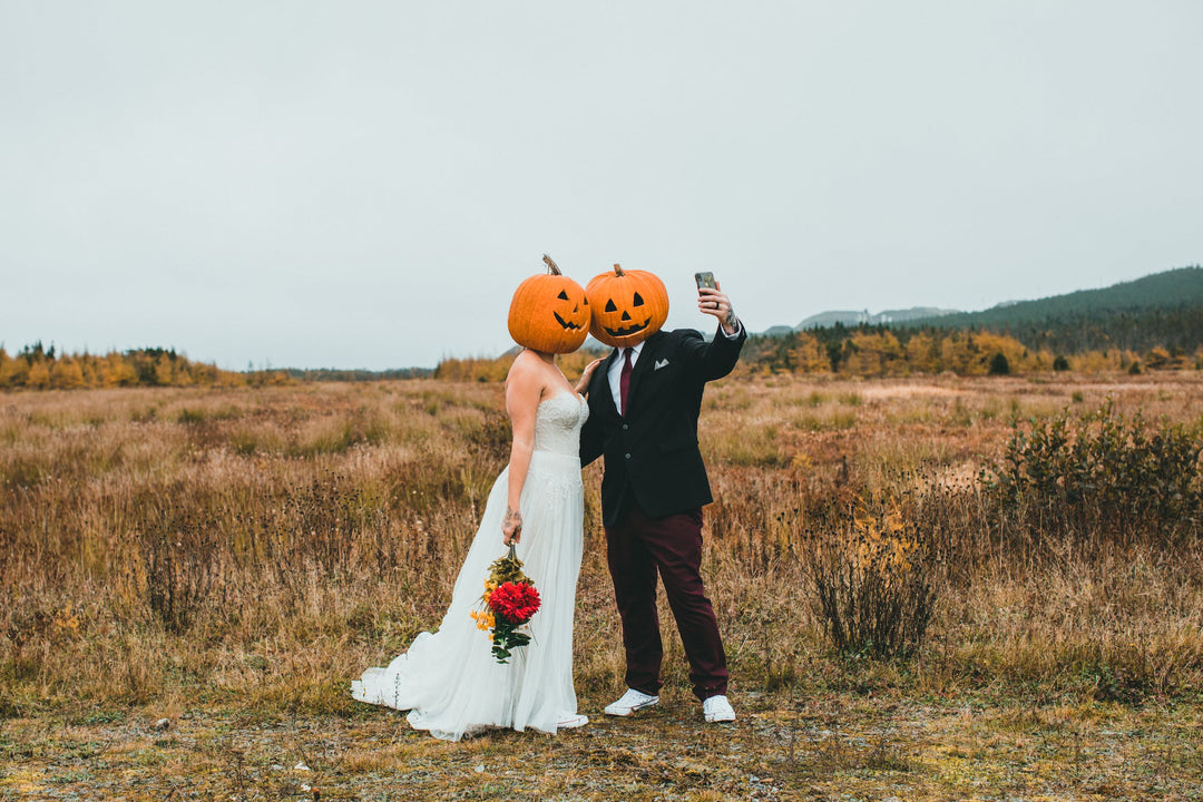 A Guide to Halloween Weddings