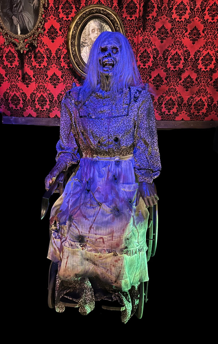 "Mother" Professional Halloween Animatronic