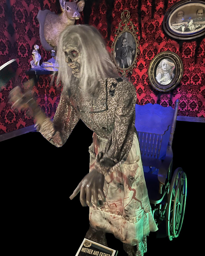 "Mother" Professional Halloween Animatronic