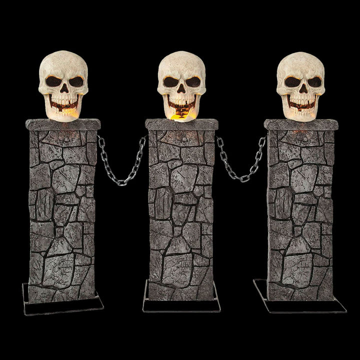 Light-Up Skull Pedestal Fence with Chains Halloween Decoration