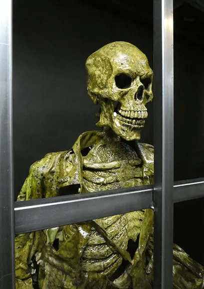 "Thrashing Corpse" Skeleton Halloween Animatronic