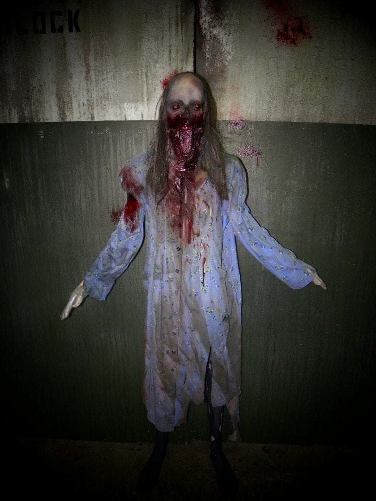 "Fear Flex - Decaying Demi" Flexible Zombie Halloween Prop