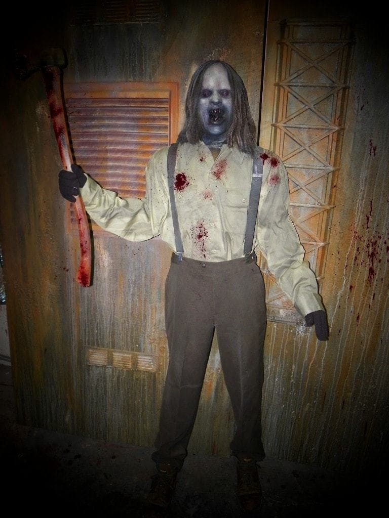 "Fear Flex - Redneck Killer Big Brother" Flexible Zombie Halloween Prop