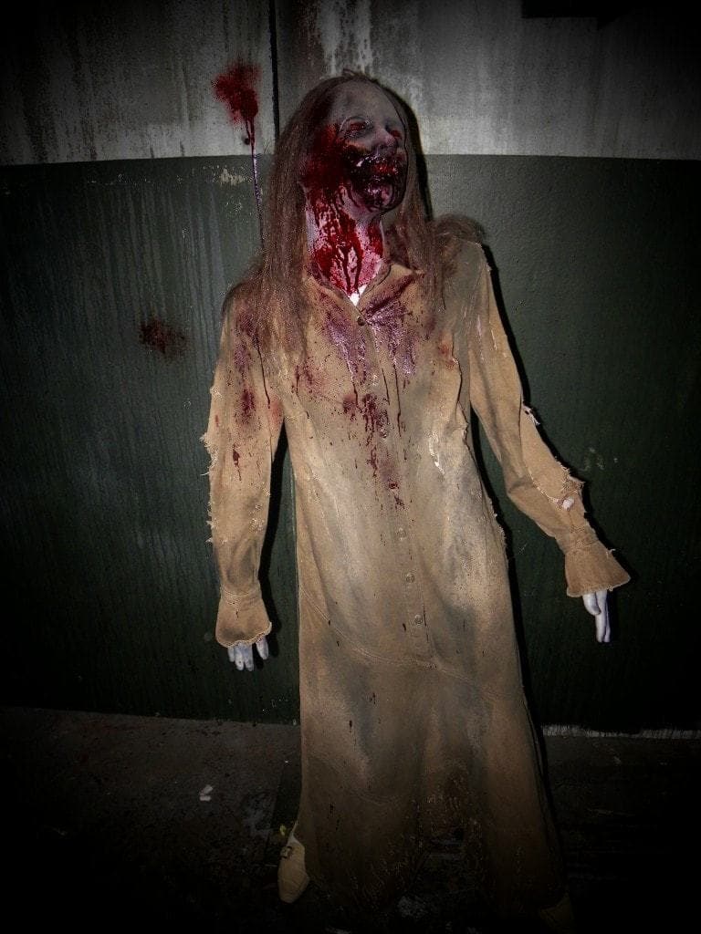 "Fear Flex - Side Looking Sue" Flexible Zombie Halloween Prop