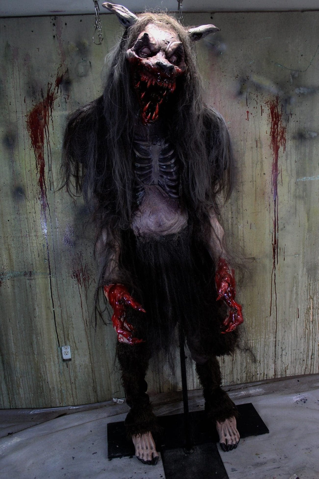 "Nightmare Werewolf" Halloween Prop - 7 Foot Tall
