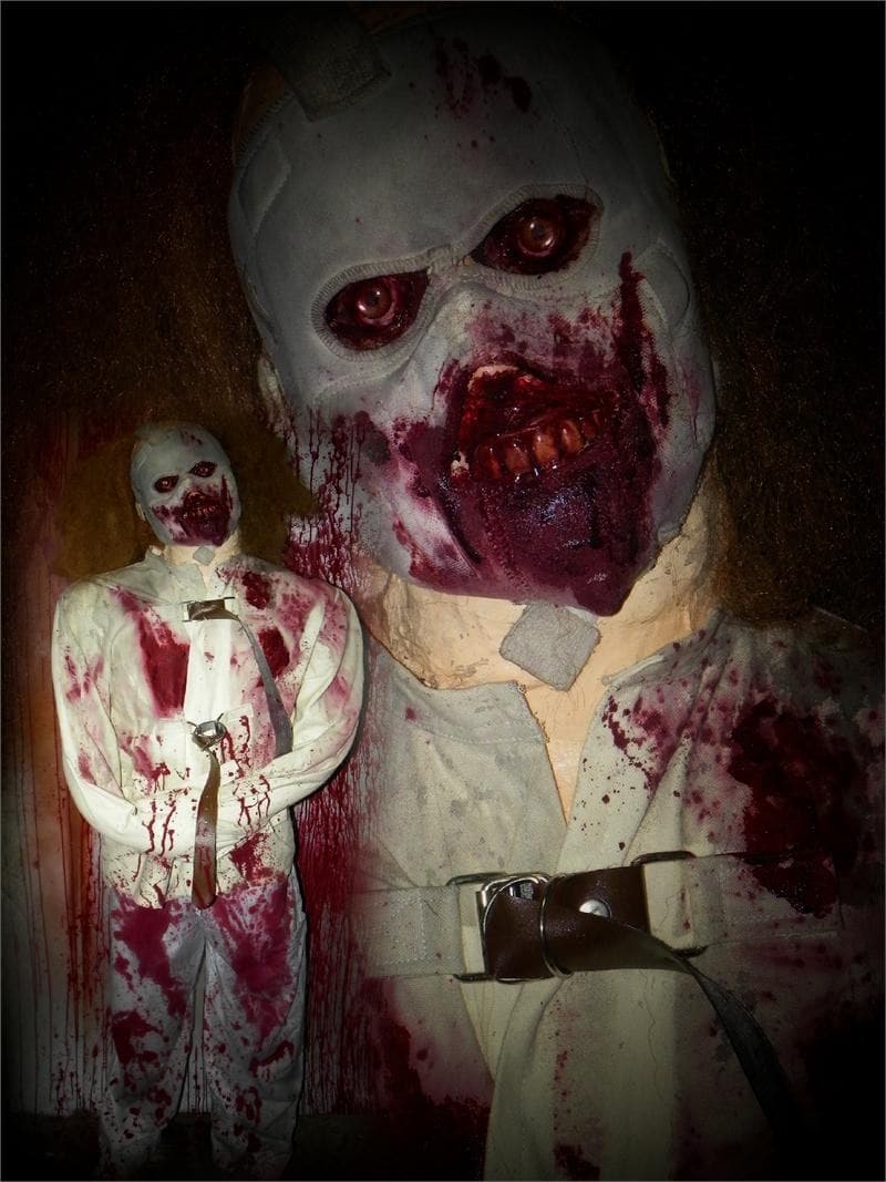 "Sicko the Killer" Bloody Halloween Prop